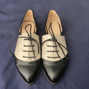 Size 5 Nine West Nittanyo Oxfords Black/Creme